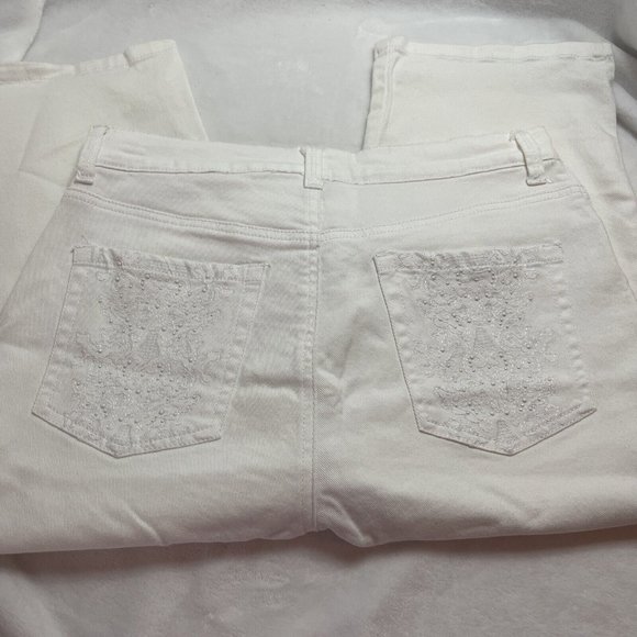 Womens WHITE STUNNING Demin size‎ 8 Gloria Vanderbilt Amanda Skimmer capri 16” - Picture 4 of 12